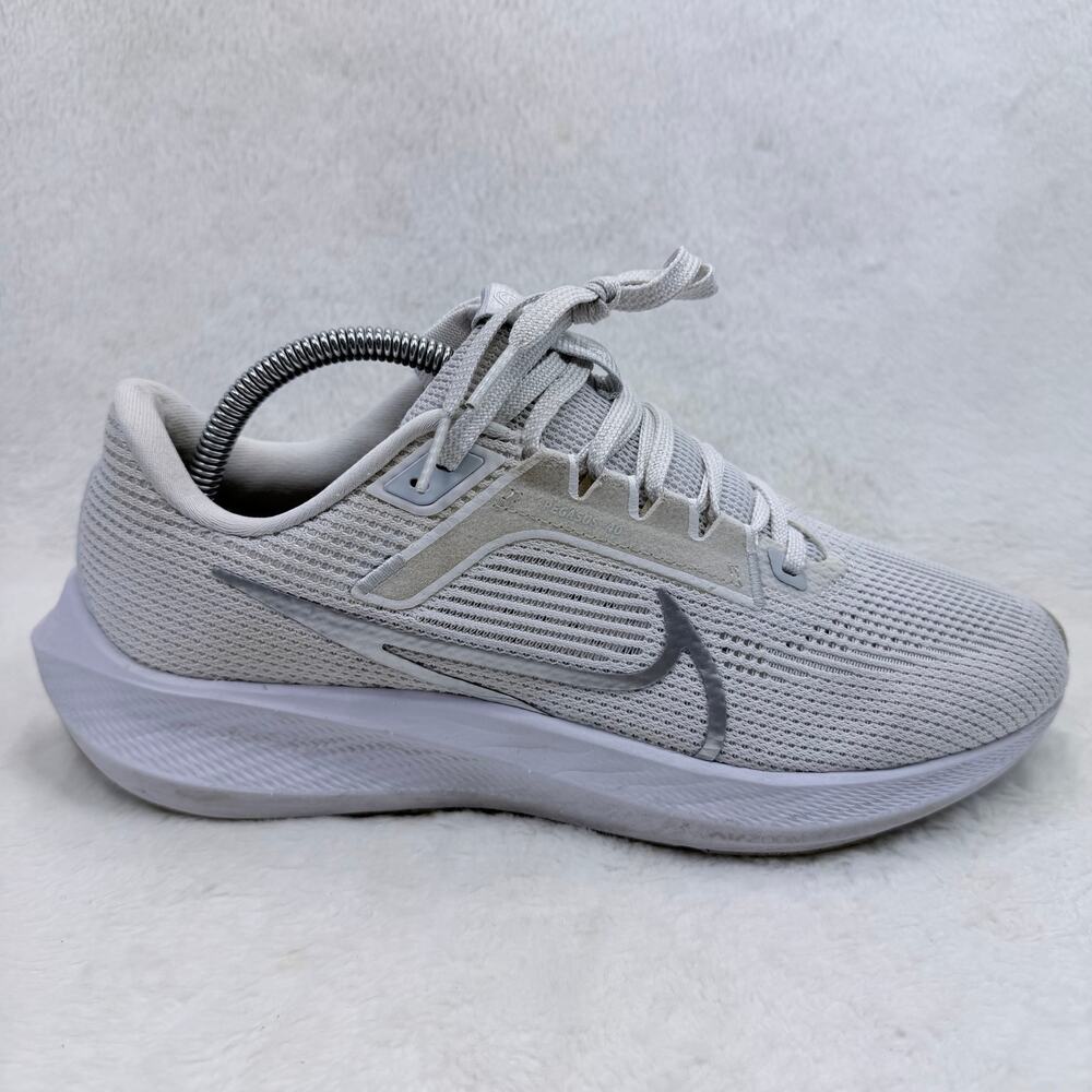 Nike Air Zoom Pegasus 40 Womens Running Shoes White Metallic Silver Size 10 Shoe